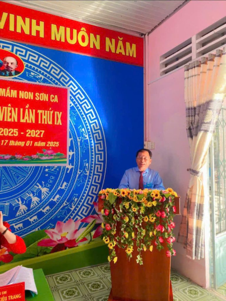 đồng chí Đoàn Việt Tân - Bí thư Đảng ủy xã, ủy viên Ban chấp hành huyện ủy
